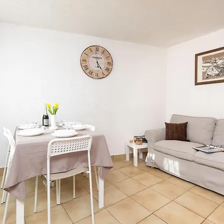 Apartment Umpa Omisalj